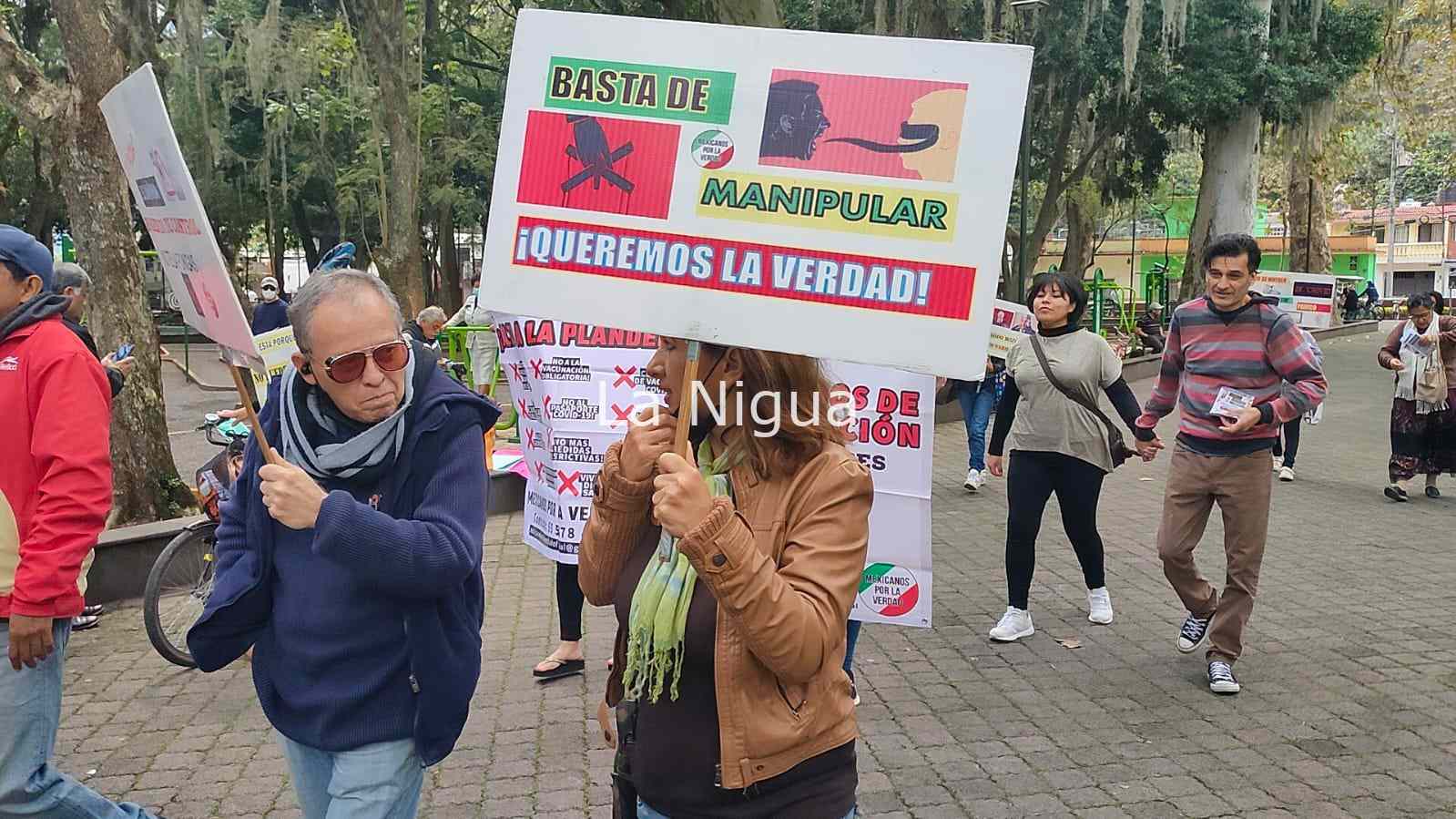 Marchan "Antivacunas en Orizaba". 7 img 20220130 wa00415692967695156869876