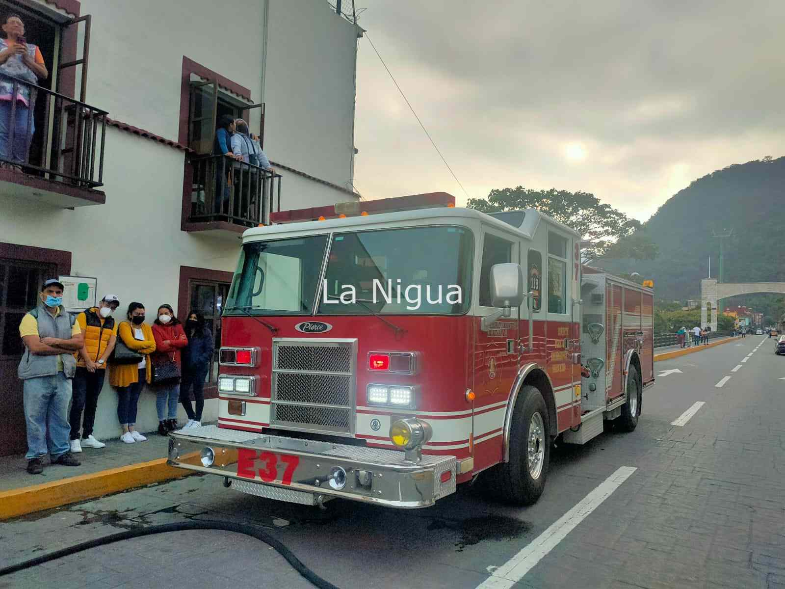 Se incendia casa en pleno centro de Orizaba 7 img 20220130 wa00572623070416367759841