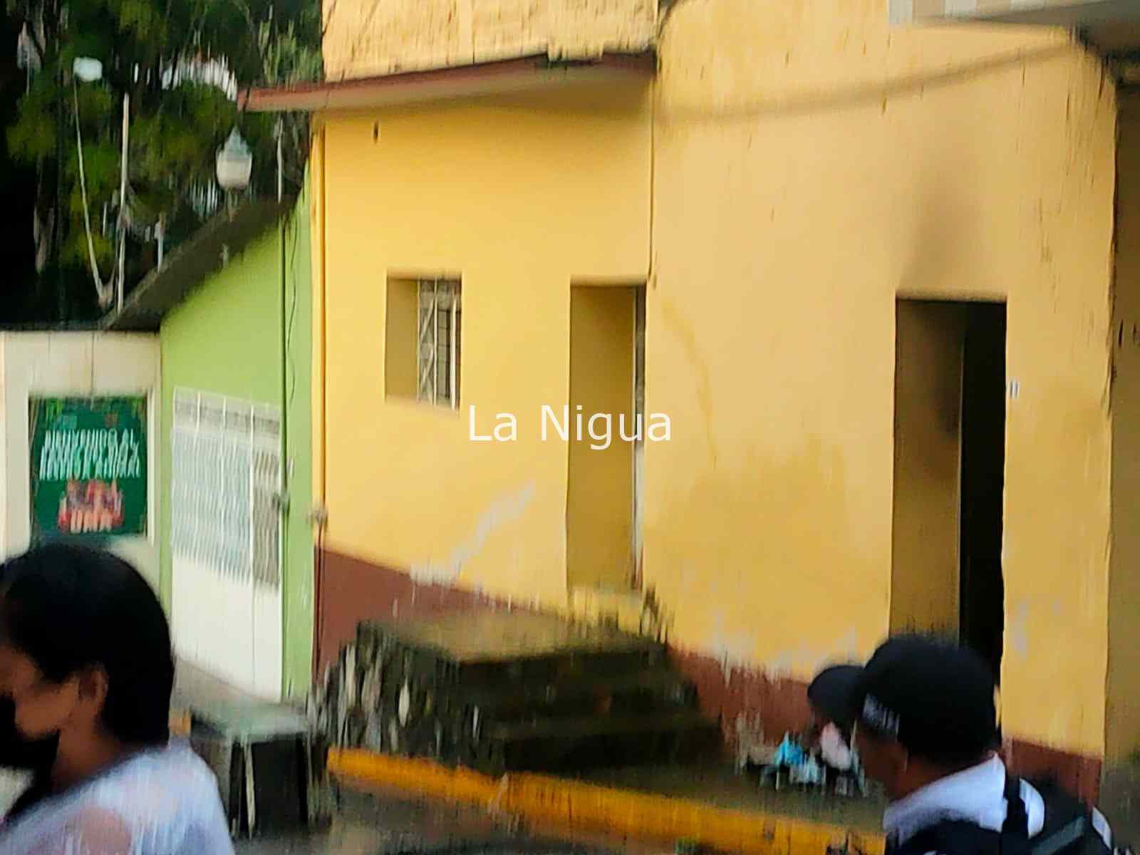 Se incendia casa en pleno centro de Orizaba 10 img 20220130 wa00585190556230723298579