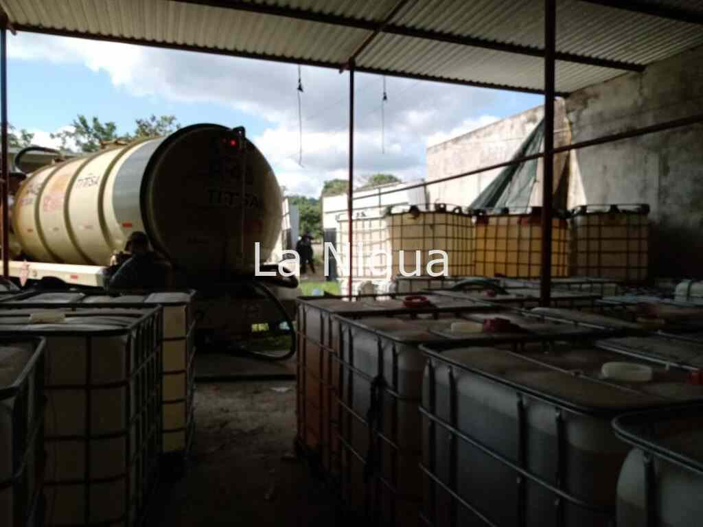 Catean FGR y Salvaguarda Estratégica de PEMEX en bodega clandestina en Tihuatlán