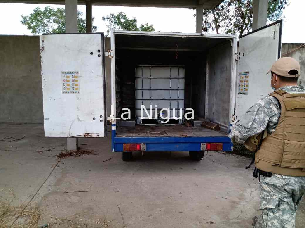 Catean FGR y Salvaguarda Estratégica de PEMEX en bodega clandestina en Tihuatlán 5 img 20220131 wa00118257718300055072179