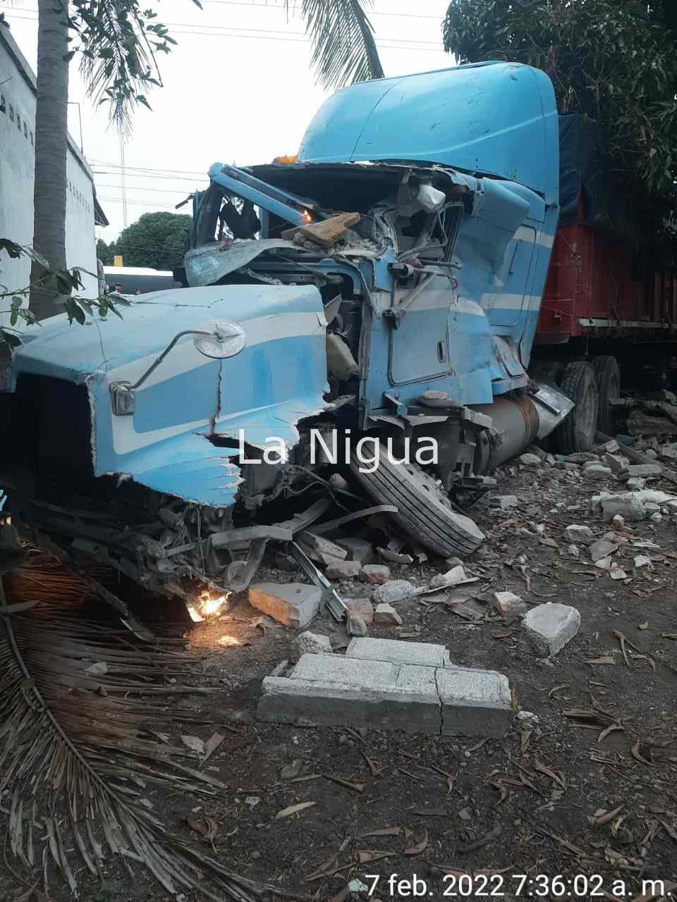 Se estrella trailer contra vivienda: 2 muertas, 1 lesionado. 9 img 20220207 wa00307342230326830907888