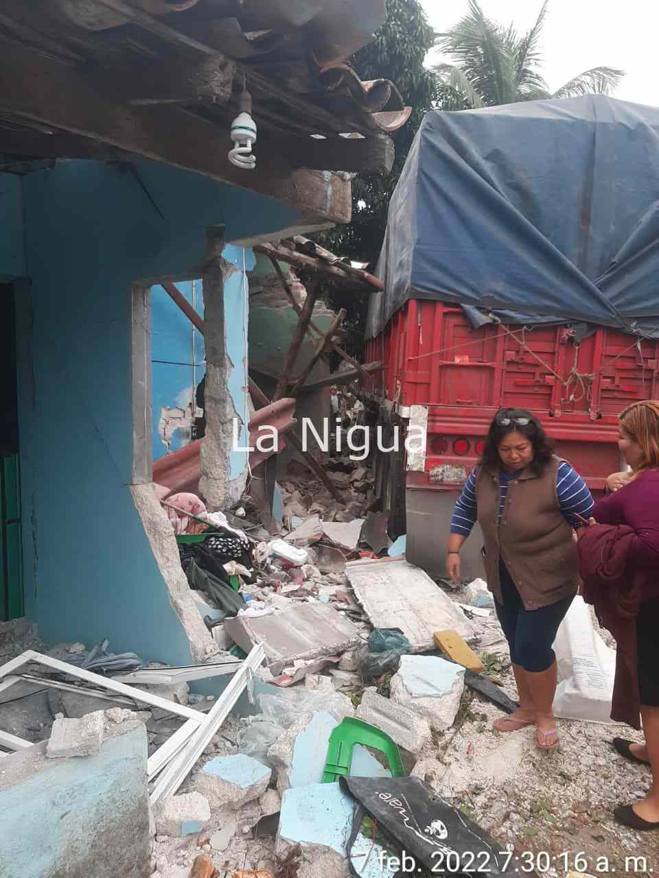 Se estrella trailer contra vivienda: 2 muertas, 1 lesionado. 10 img 20220207 wa00311905158799809823568