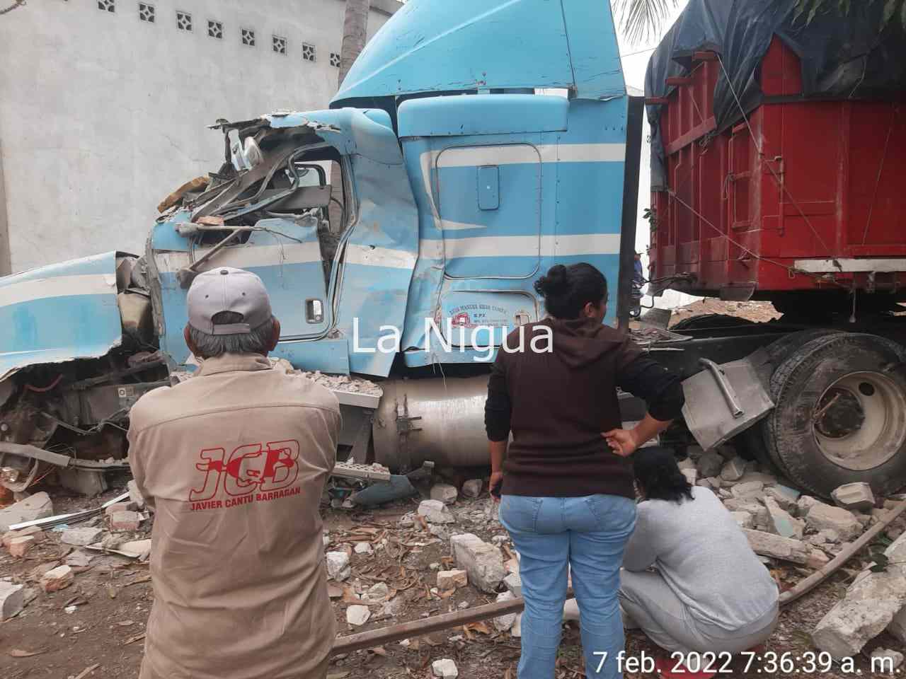 Se estrella trailer contra vivienda: 2 muertas, 1 lesionado. 6 img 20220207 wa00355875180698725925472