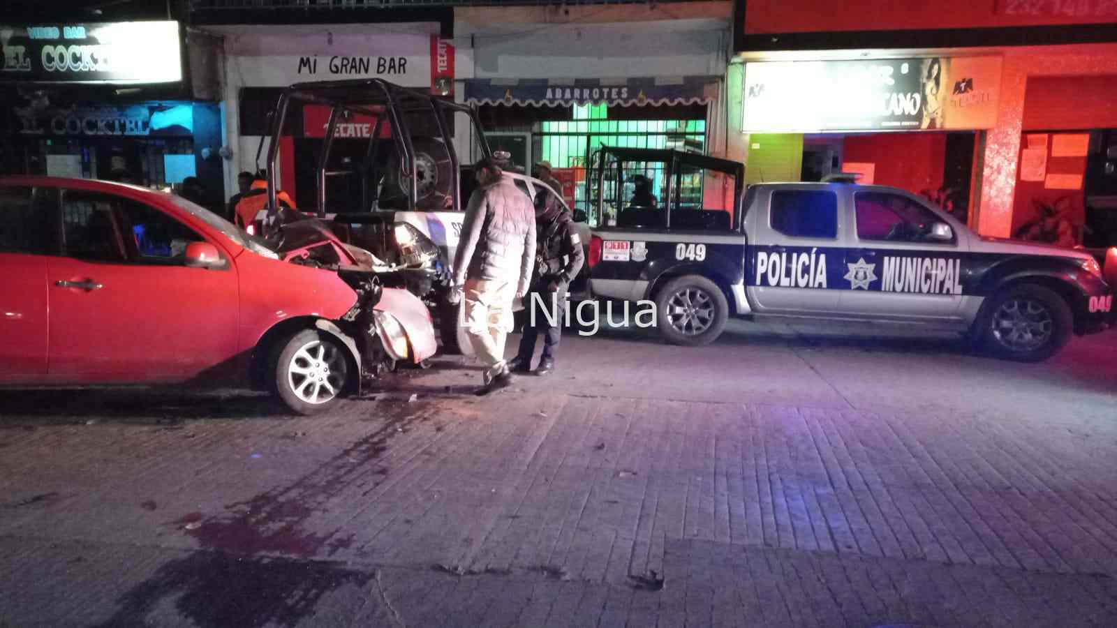 Se impacta despistado conductor contra patrulla policiaca en Martínez de la Torre 5 img 20220207 wa00572373625647714108451