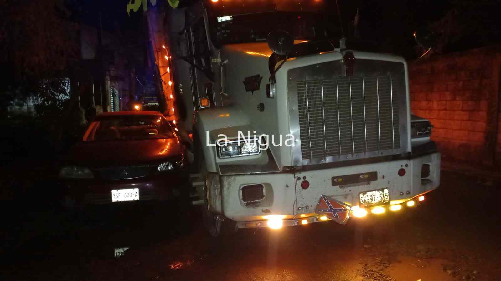 Conductor irresponsable de un tortón a punto de ocasionar una tragedia en Martínez de la Torre 7 img 20220209 wa00357501635665015129920