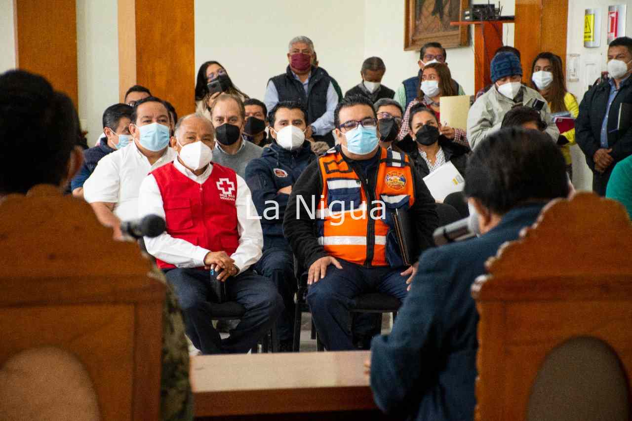 Sesiona y toman protesta a integrantes del Consejo Municipal de Protección Civil 4 img 20220210 wa00357954574790044435374