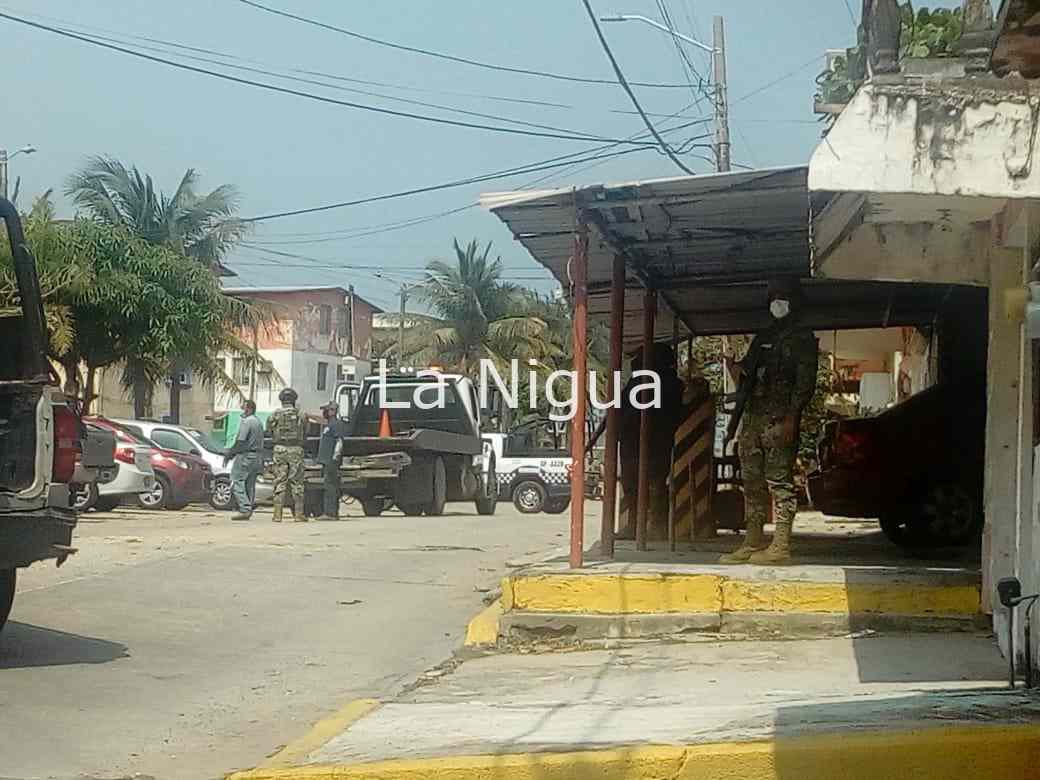 Aseguran vehículo que participó en intento de robo en Plaza Forum 6 img 20220212 wa00463462714268792746488
