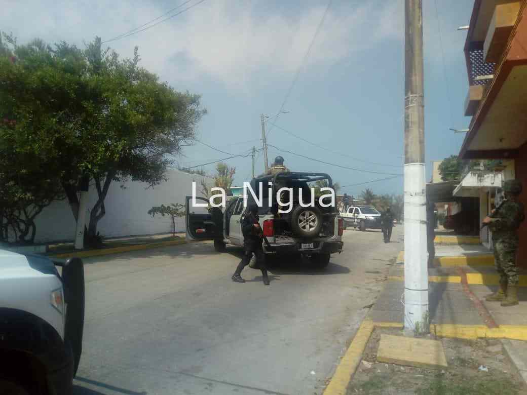 Aseguran vehículo que participó en intento de robo en Plaza Forum 2 img 20220212 wa00488399338033761269054