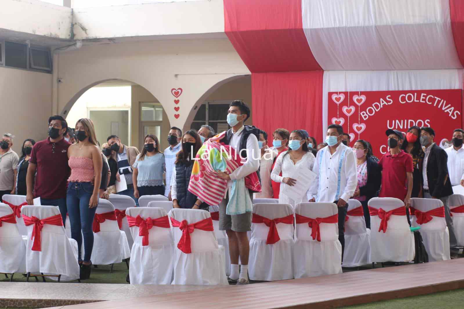 Sellan su amor 20 parejas en Bodas Colectivas en Atoyac 4 img 20220214 wa00913227735827501198332