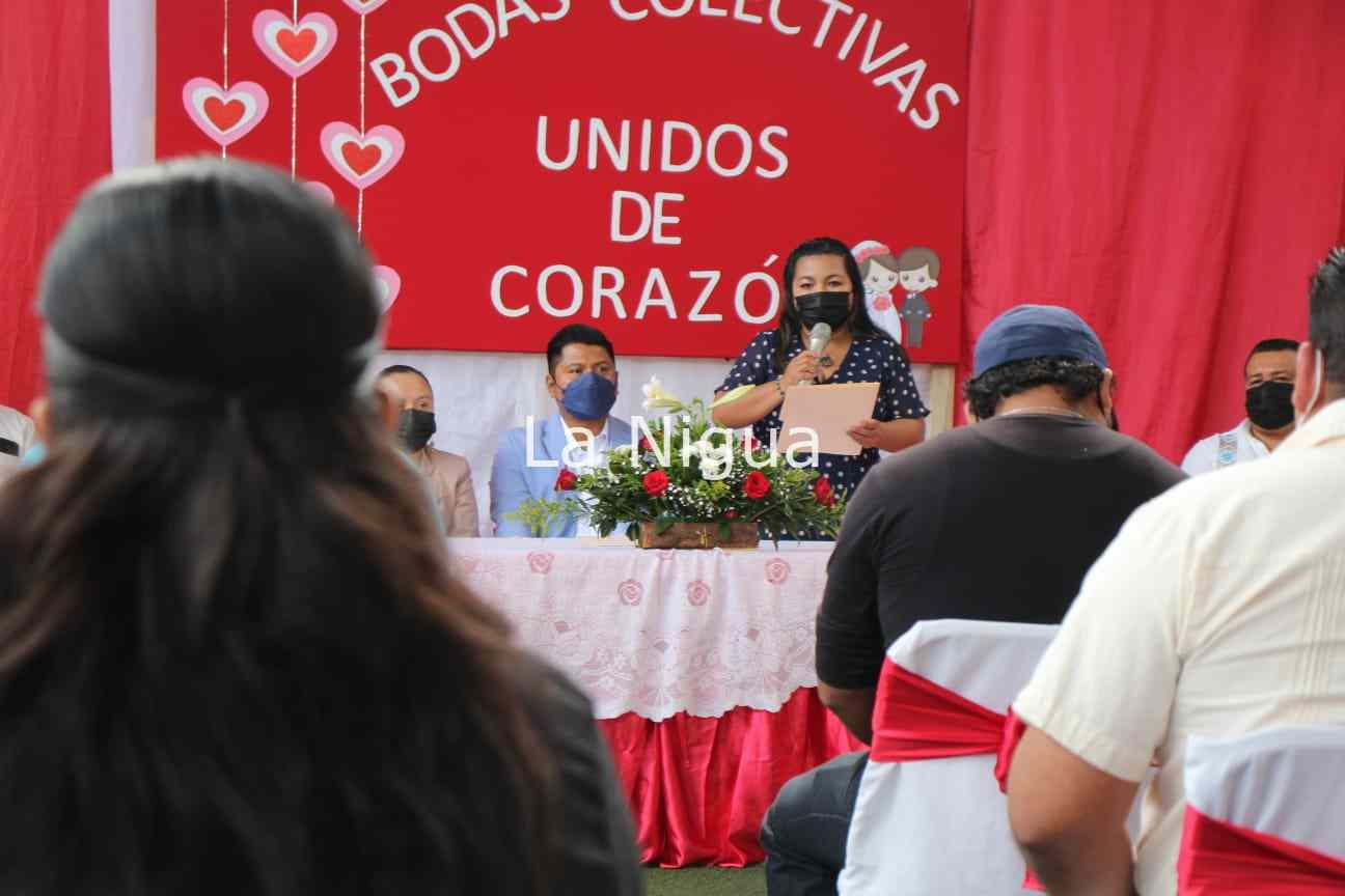 Sellan su amor 20 parejas en Bodas Colectivas en Atoyac 2 img 20220214 wa00933618294987250990738