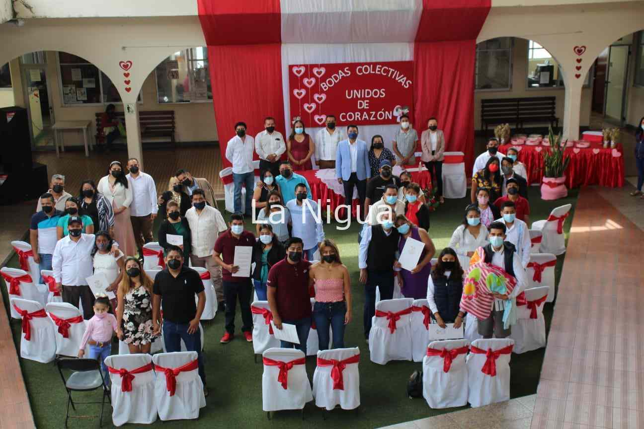 Sellan su amor 20 parejas en Bodas Colectivas en Atoyac 3 img 20220214 wa00944768762357195530393