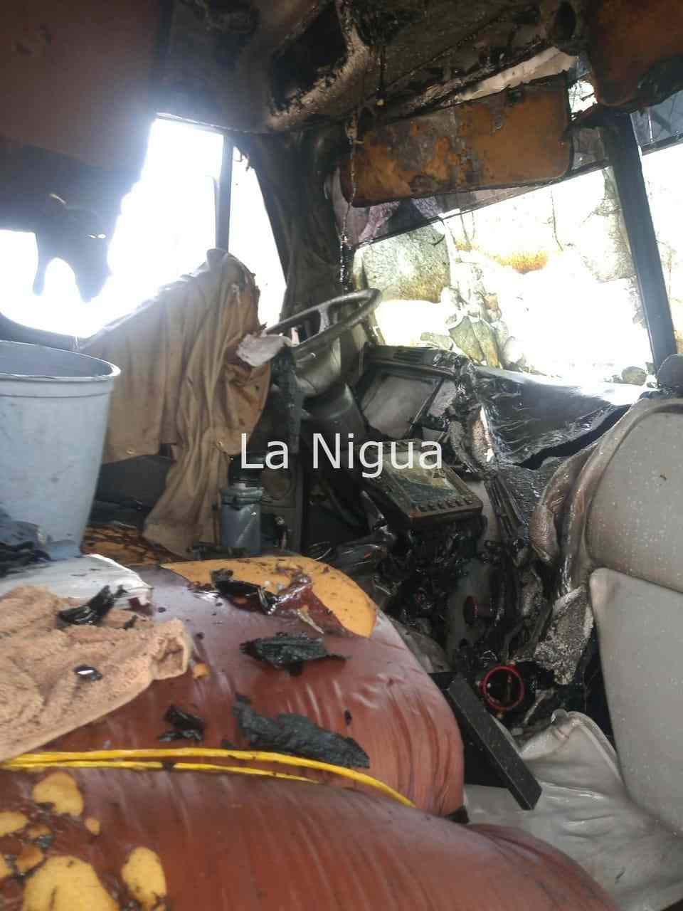Se incendia camión cañero 8 img 20220225 wa00424593972240729369217