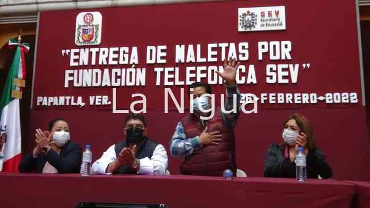 Benefician a escuelas de Papantla con maletas de Fundación TELEFONICA SEV 3 img 20220226 wa00346140653998981191832
