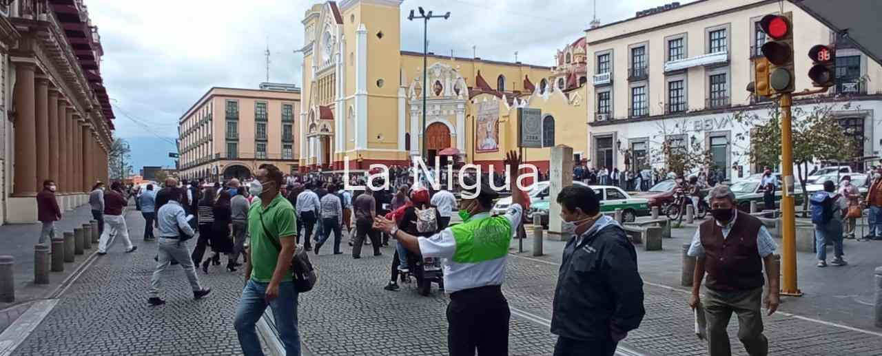 Desalojan edificios en Xalapa por temblor 3 img 20220301 wa00243257801660724174669