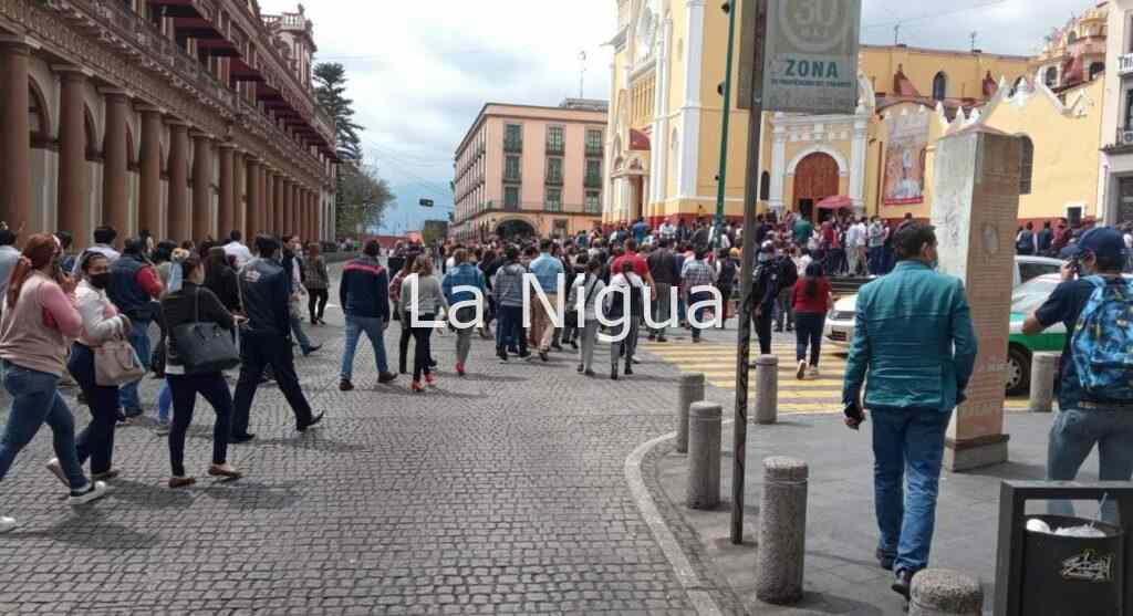 Desalojan edificios en Xalapa por temblor