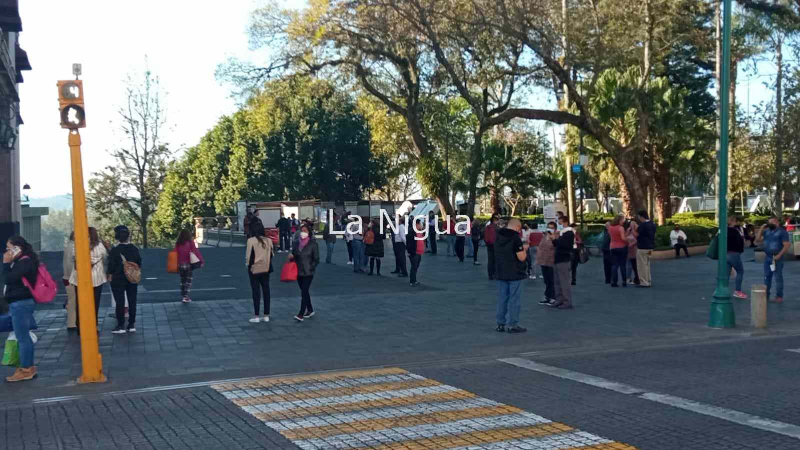 Desalojan a trabajadores durante sismo 6 img 20220303 wa00145835579049737020565