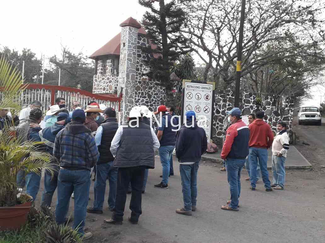 Toman cañeros desde la madrugada de jueves bodegas de azúcar 1 img 20220303 wa00204069688610891664427