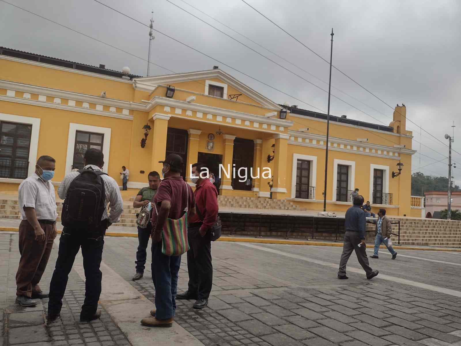 Desalojan al personal de las instalaciones del Ayuntamiento de Poza Rica al sentirse el sismo 2 img 20220303 wa00479040653409316747806