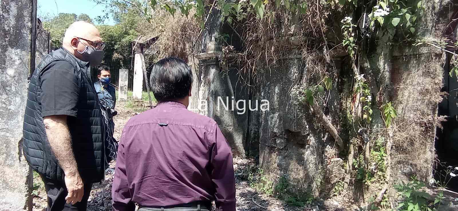 Recorren autoridades zona Arqueológica de Toxpan; trabajarán de la mano con UV e INAH 1 img 20220305 wa00069172003805796547387