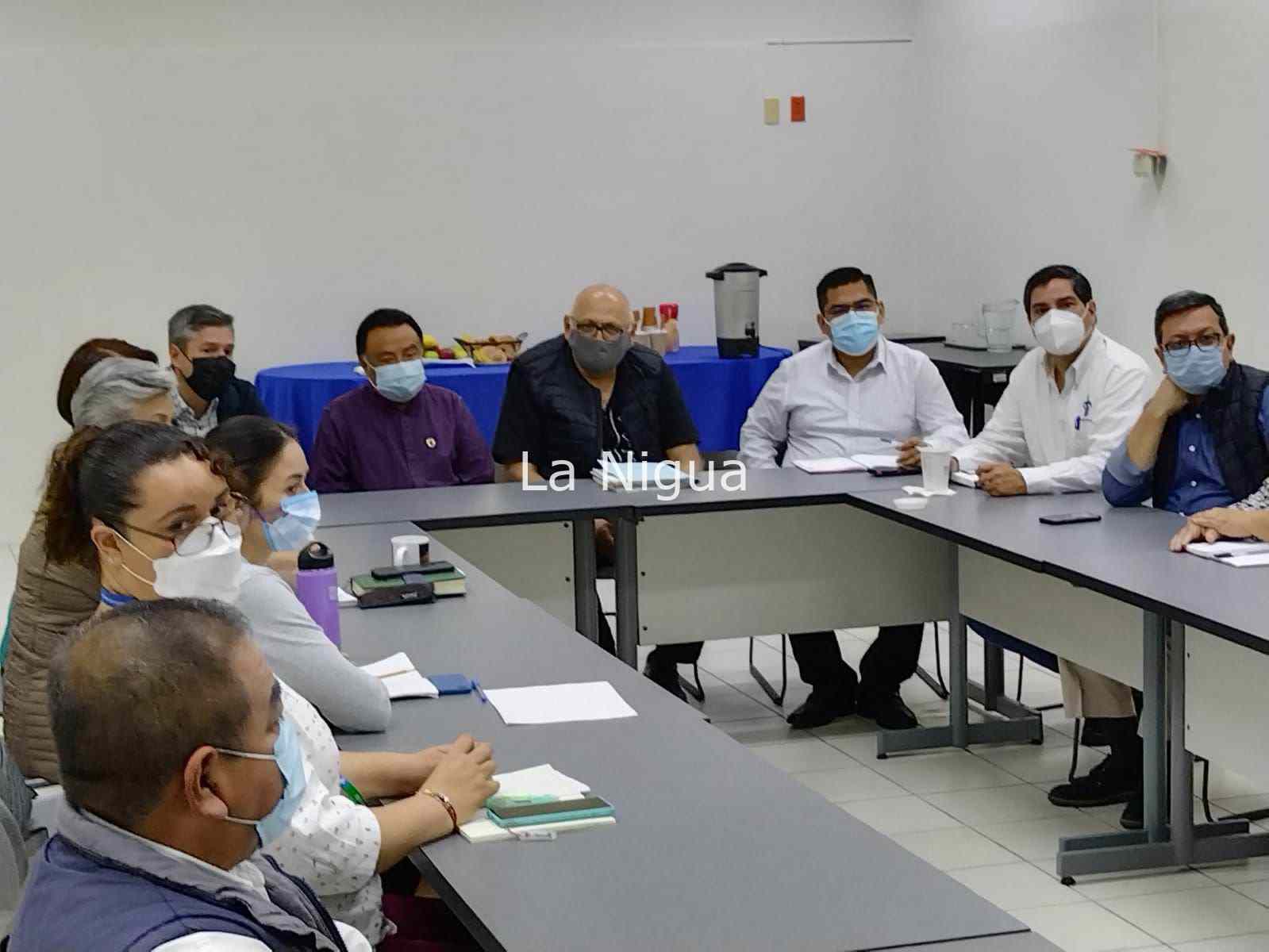 Recorren autoridades zona Arqueológica de Toxpan; trabajarán de la mano con UV e INAH 5 img 20220305 wa00095930831572479940737