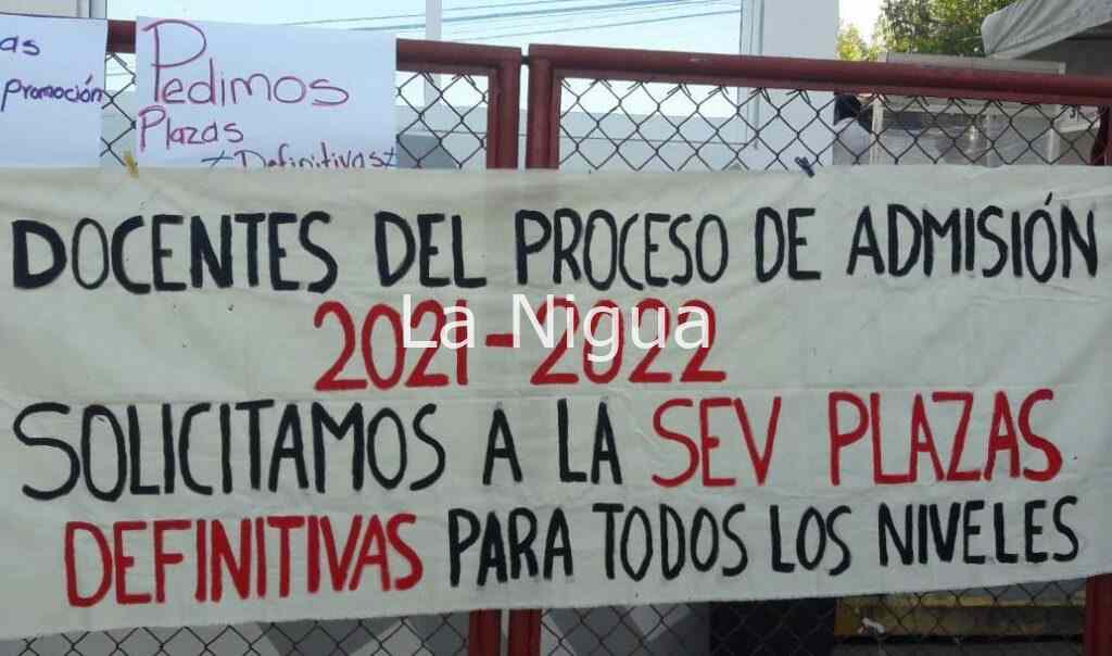 Docentes graduados de las Normales piden que les entreguen plazas fijas 1 img 20220307 wa00385273915255545316341
