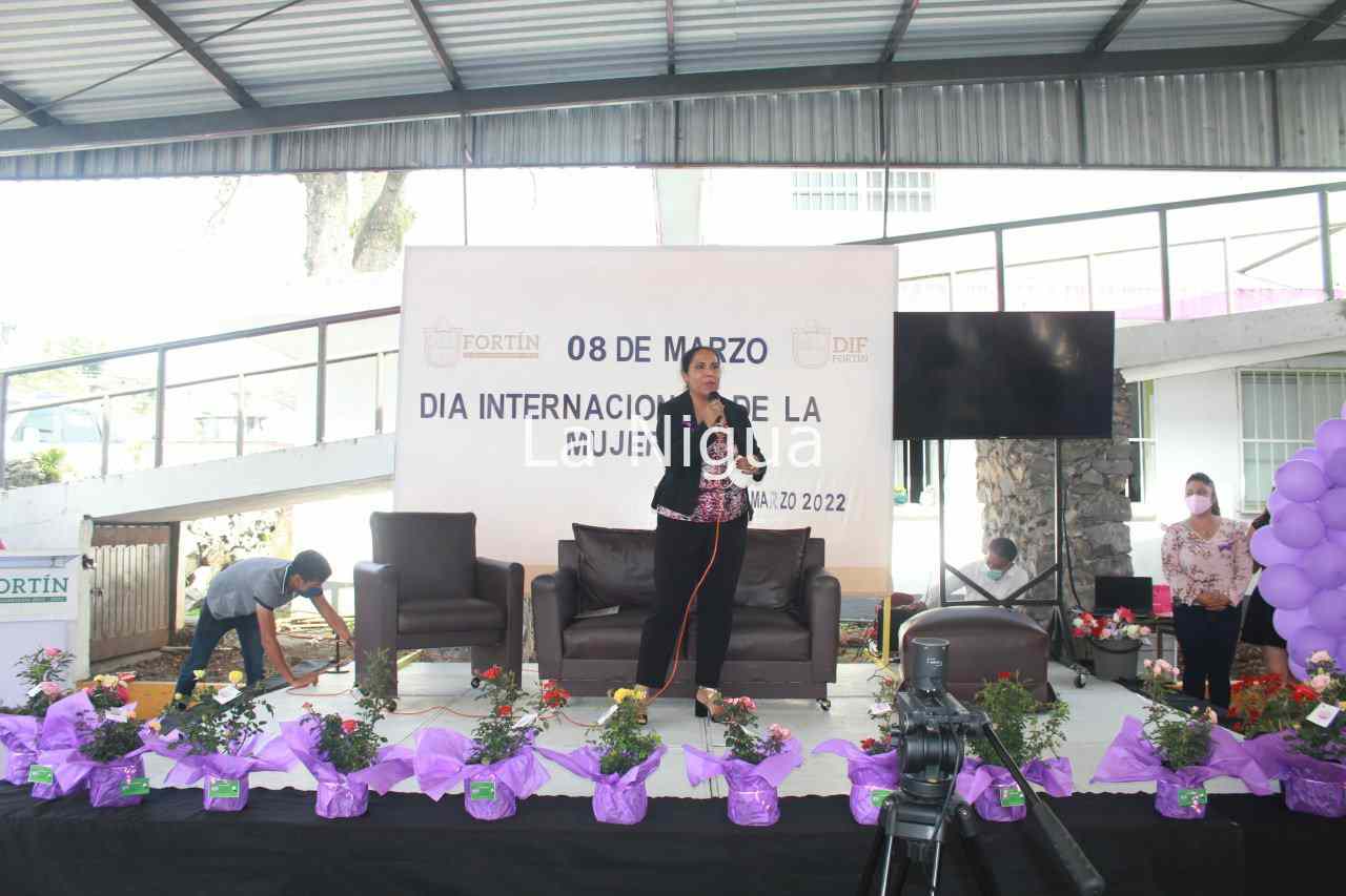 Conmemoran autoridades Día Internacional de la Mujer 7 img 20220308 wa01114904417779914292087