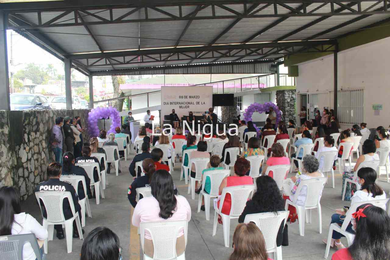 Conmemoran autoridades Día Internacional de la Mujer 6 img 20220308 wa01121951783000407328889