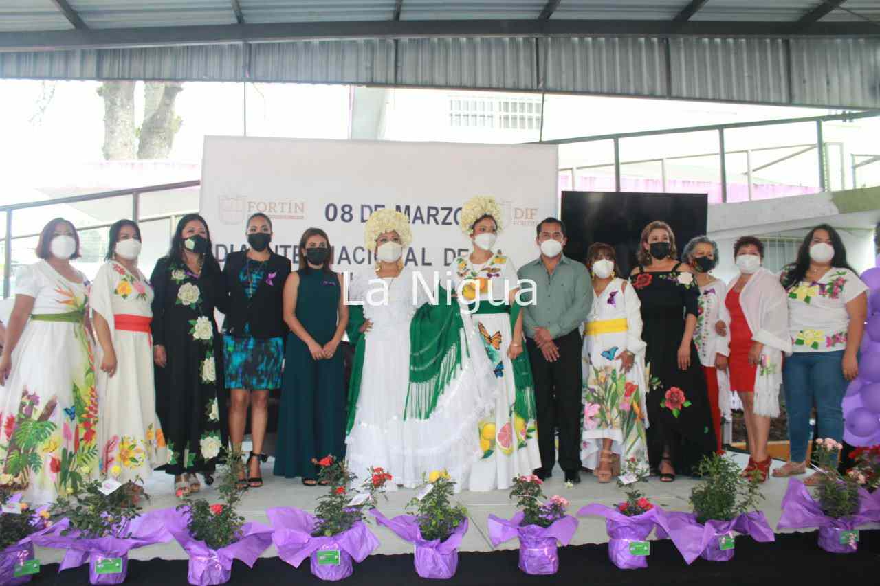 Conmemoran autoridades Día Internacional de la Mujer 9 img 20220308 wa01137239640531523813781