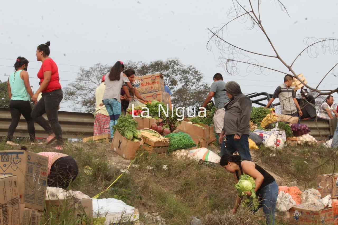 Conductor de Torton muere en voladura 8 img 20220308 wa01227877402712413191457