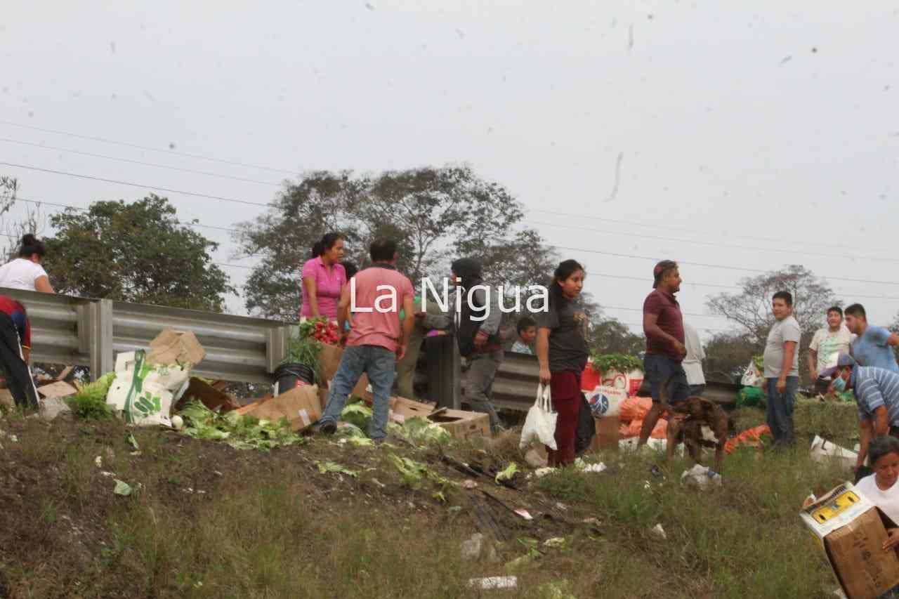 Conductor de Torton muere en voladura 3 img 20220308 wa01237308228768659094951