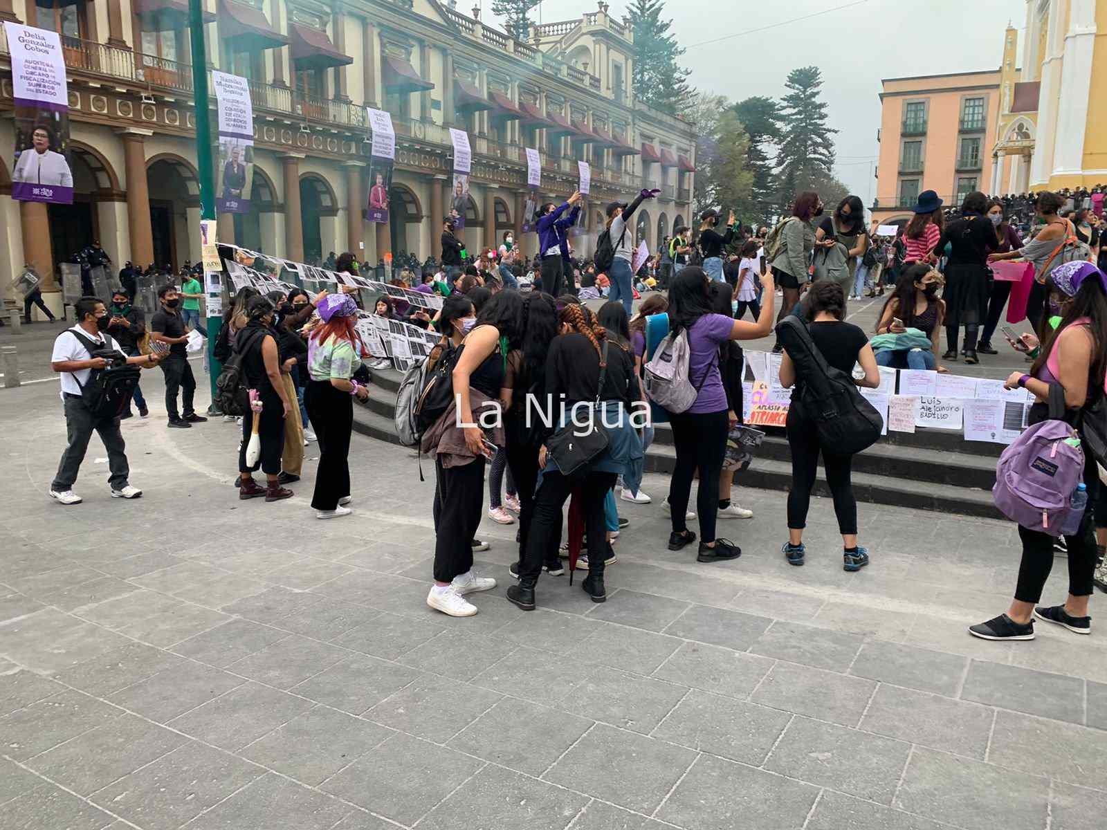 Marchan y exponen nombres de acosadores en Xalapa 33 img 20220308 wa02035149352623083564304