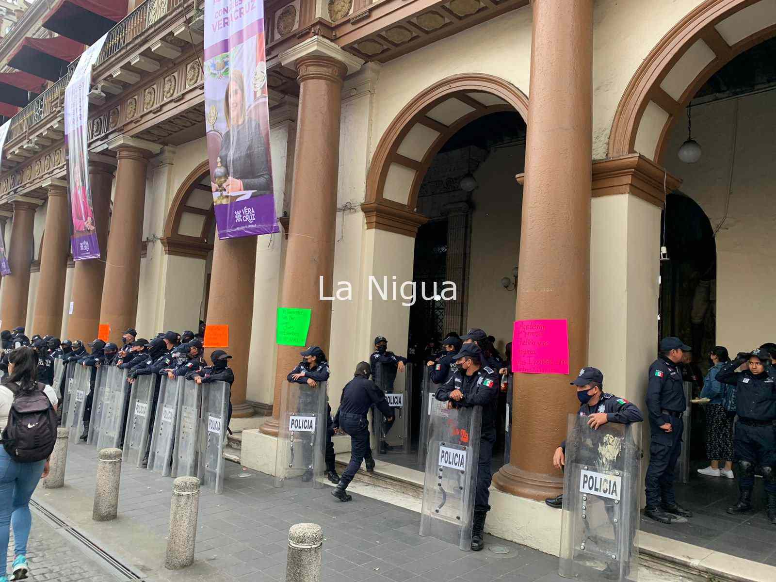 Marchan y exponen nombres de acosadores en Xalapa 27 img 20220308 wa02105284256942059660453
