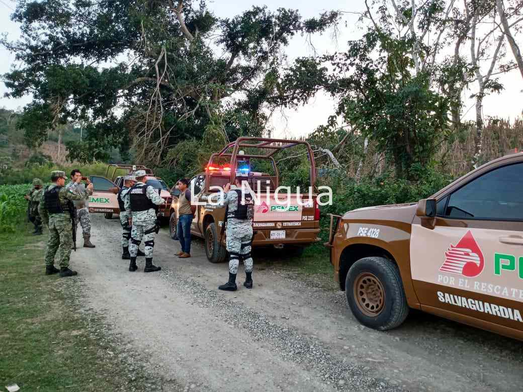 Aseguran a una persona cuando cortaba tubería de PEMEX en Coatzintla 3 img 20220312 wa00647780277102684845610