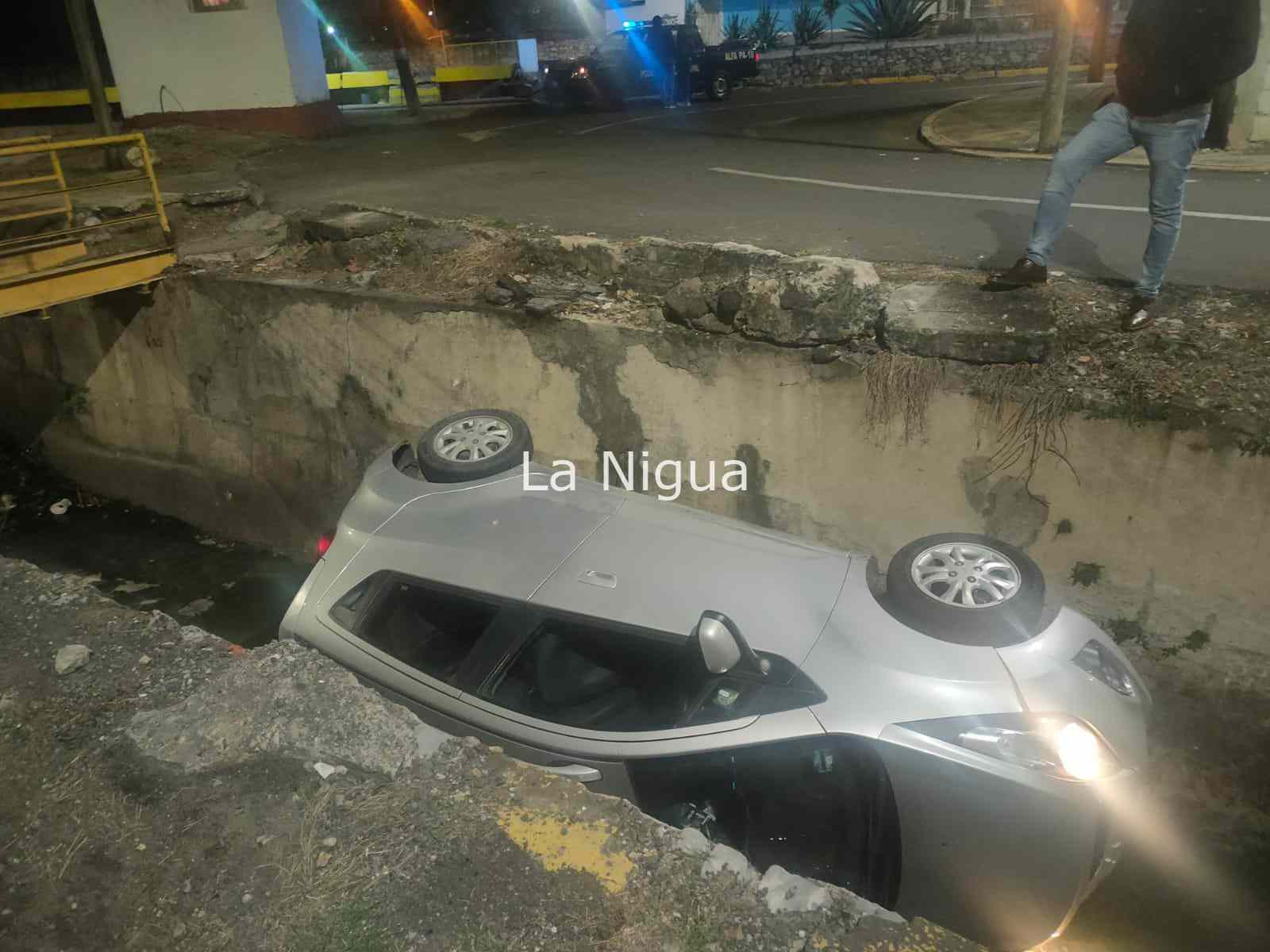 Se va a canal Virita con su auto. 3 img 20220314 wa00052357802268894560765