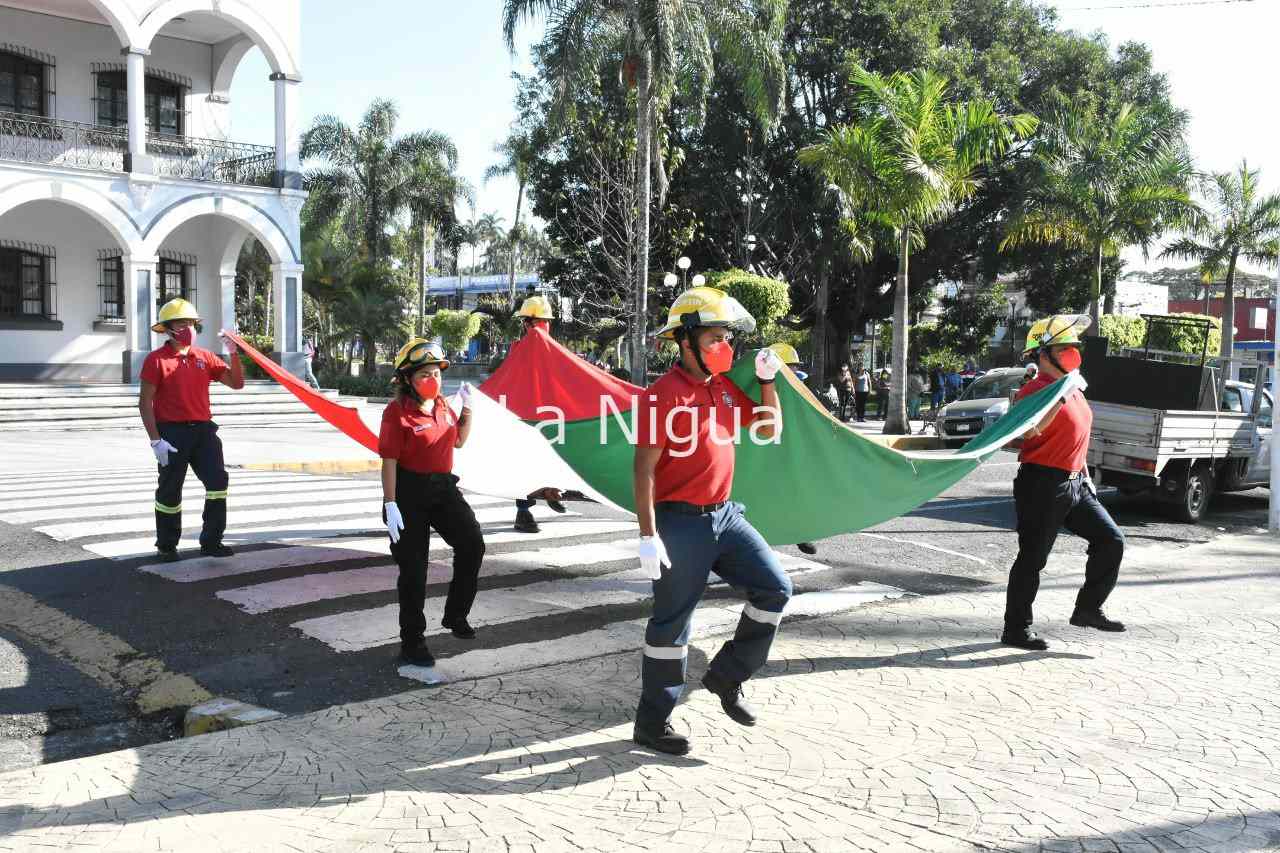 Con acto cívico autoridades municipales reconocen la labor del Cuerpos de Bomberos Fortín A.C. 1 img 20220314 wa00315570223973294327684