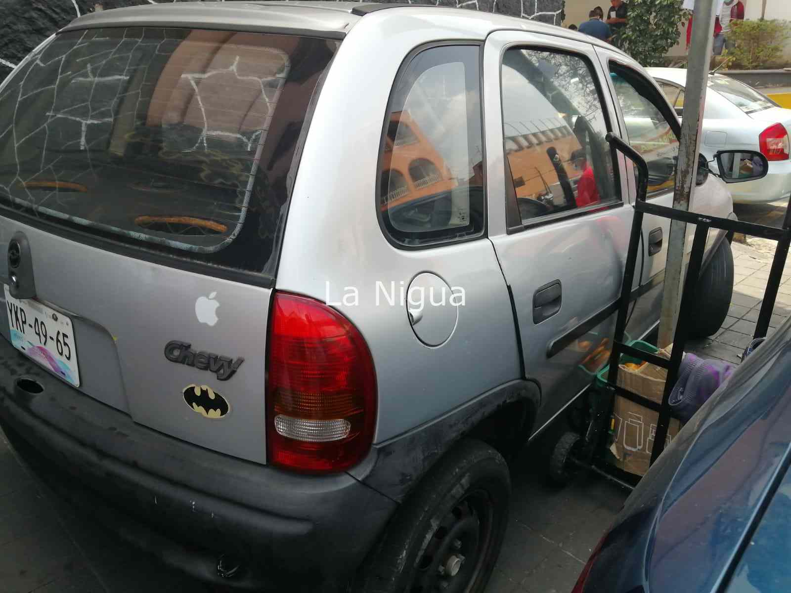 Chevy se sube a banqueta y atropella a clientes de puesto de jugos 3 img 20220315 wa00547041639235252861594