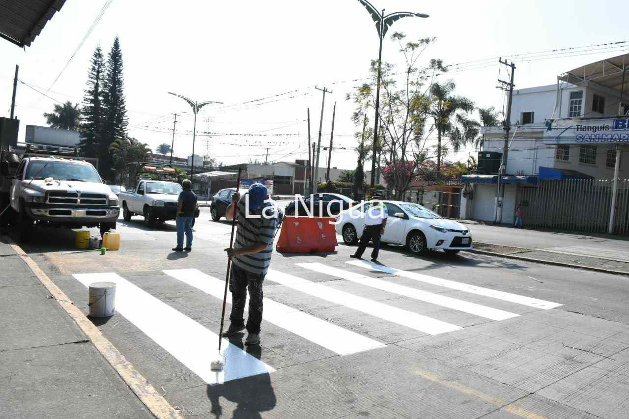 Señalizan pasos peatonales y parada de autobuses en zona de tianguis 2 img 20220315 wa00966154906961904575942