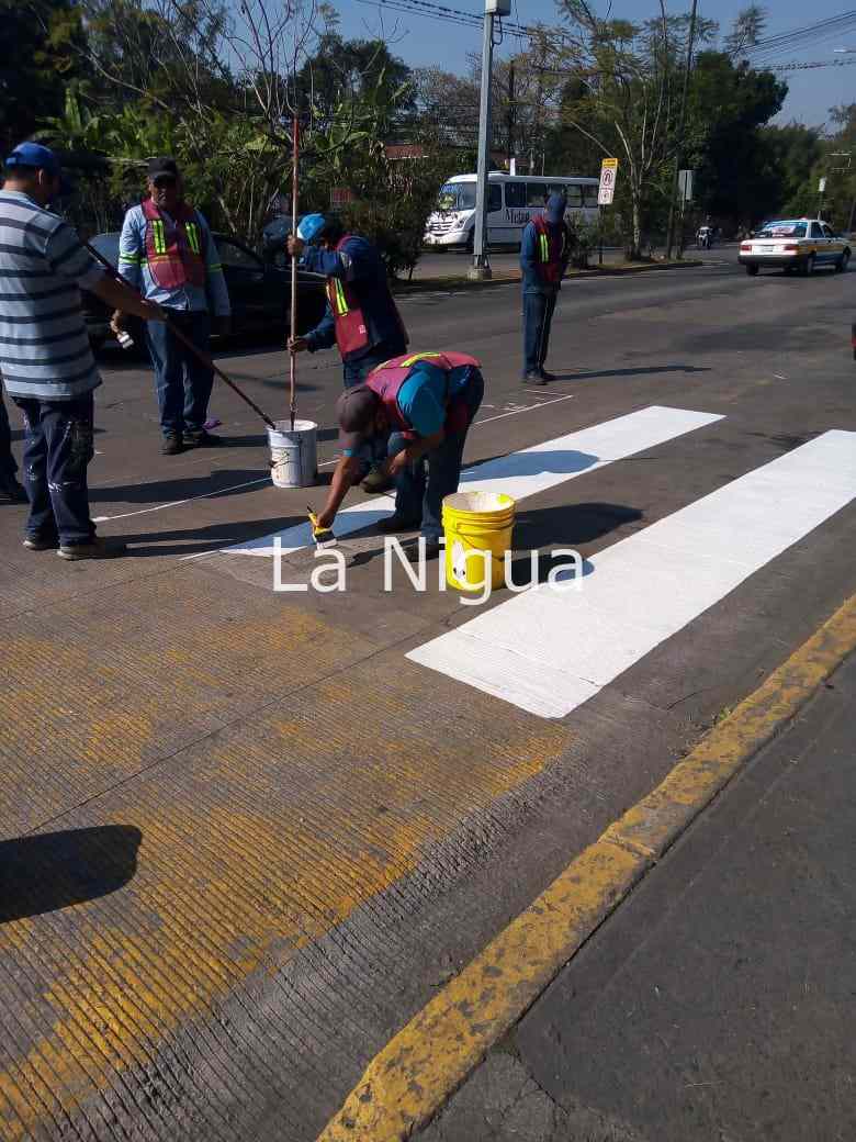 Señalizan pasos peatonales y parada de autobuses en zona de tianguis 4 img 20220315 wa00987741820889313057669