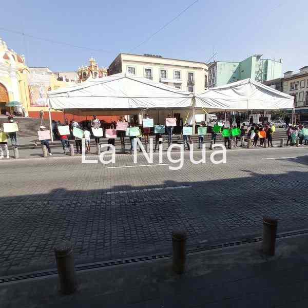 Con cadena humana la FNERRR rechaza la desaparición del Programa de Escuelas de Tiempo Completo. 2 img 20220317 wa00175340408024220367954