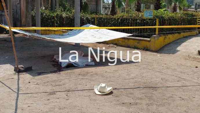 Asesinan a dos hombres en la parada del transporte en Corral Nuevo 1 img 20220318 wa00649179991202809612030