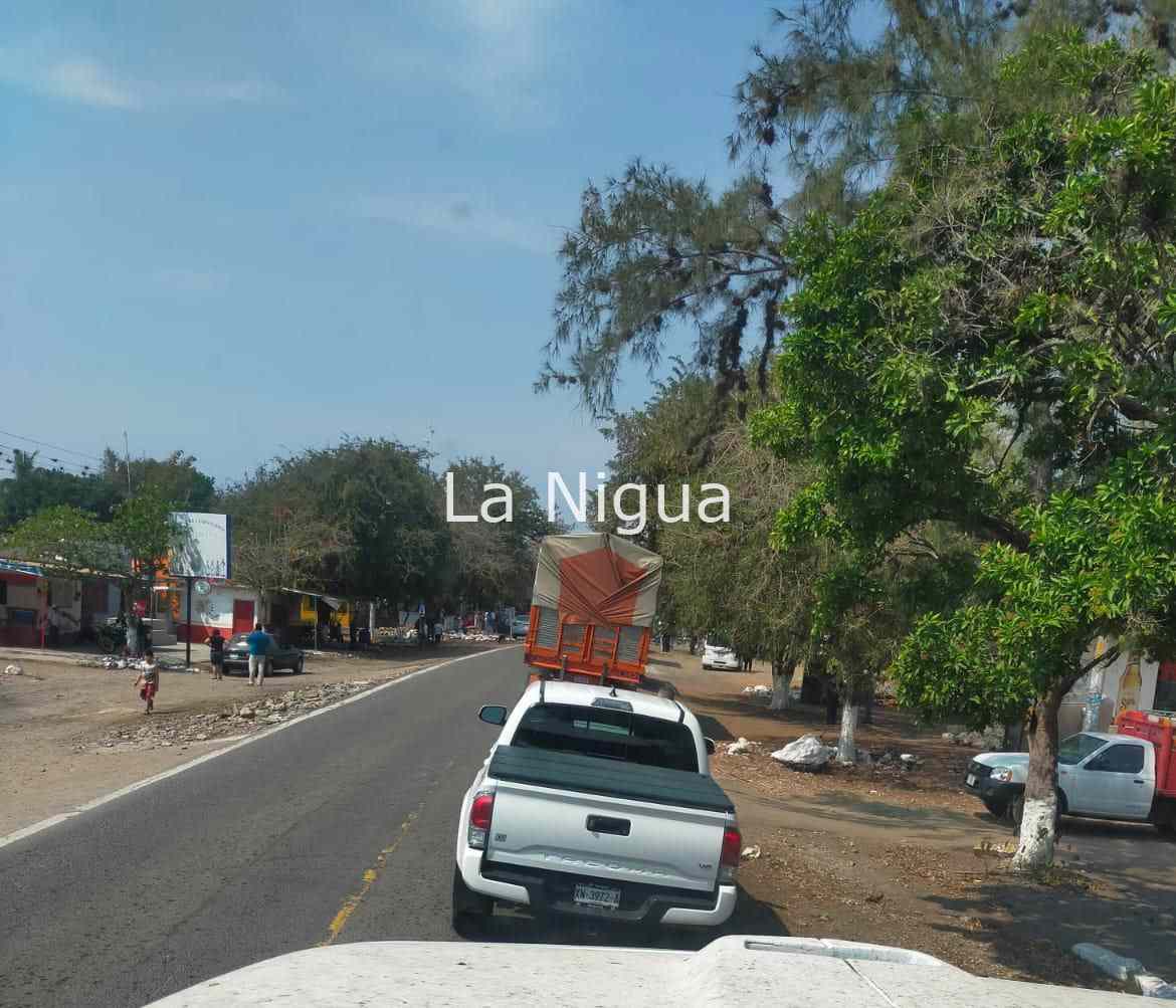 Bloquean carretera Conejos-Huatusco por falta de agua 4 img 20220318 wa00924291634160604555899