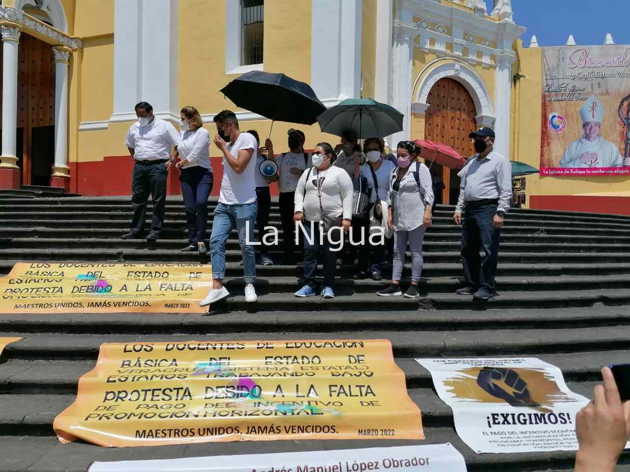 Exigen docentes pago de incentivos 1 img 20220318 wa01021407763924785963259