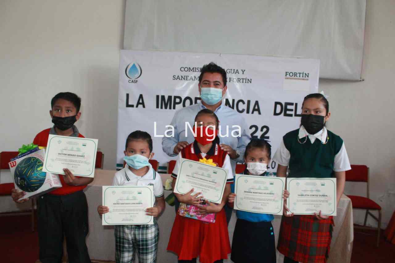 Participa alcalde en premiación de concurso “La importancia del agua 2022” 2 img 20220318 wa012081304708972673746
