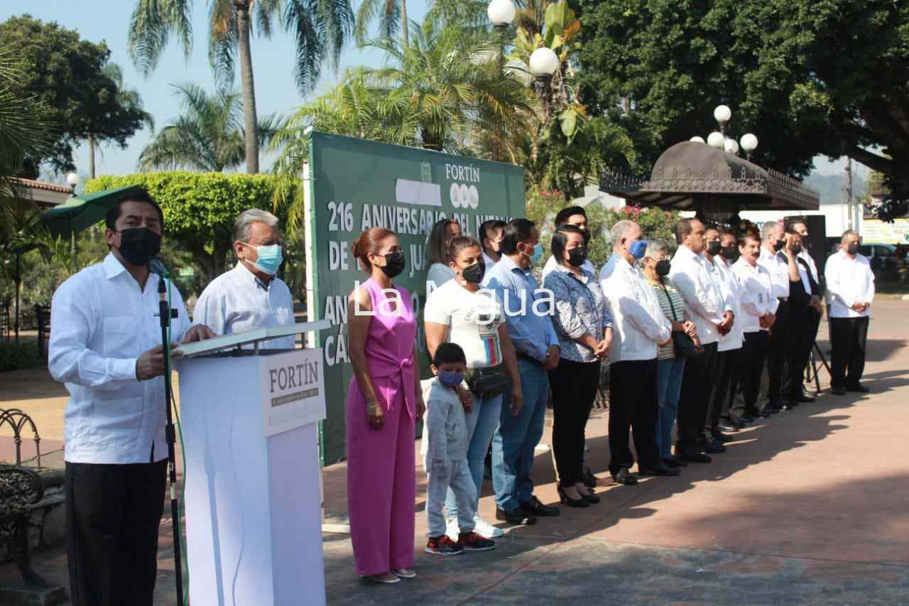 Recuerdan con acto cívico el 216 Aniversario del natalicio de Benito Juárez García. 2 img 20220321 wa00406496760020786682538