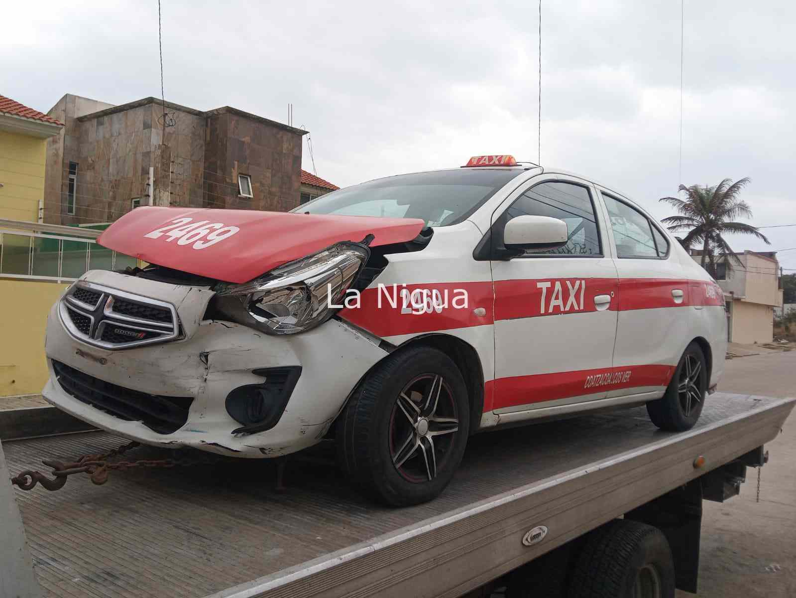 Choque de taxi contra particular, solo daños 6 img 20220323 wa00073897790918579851657