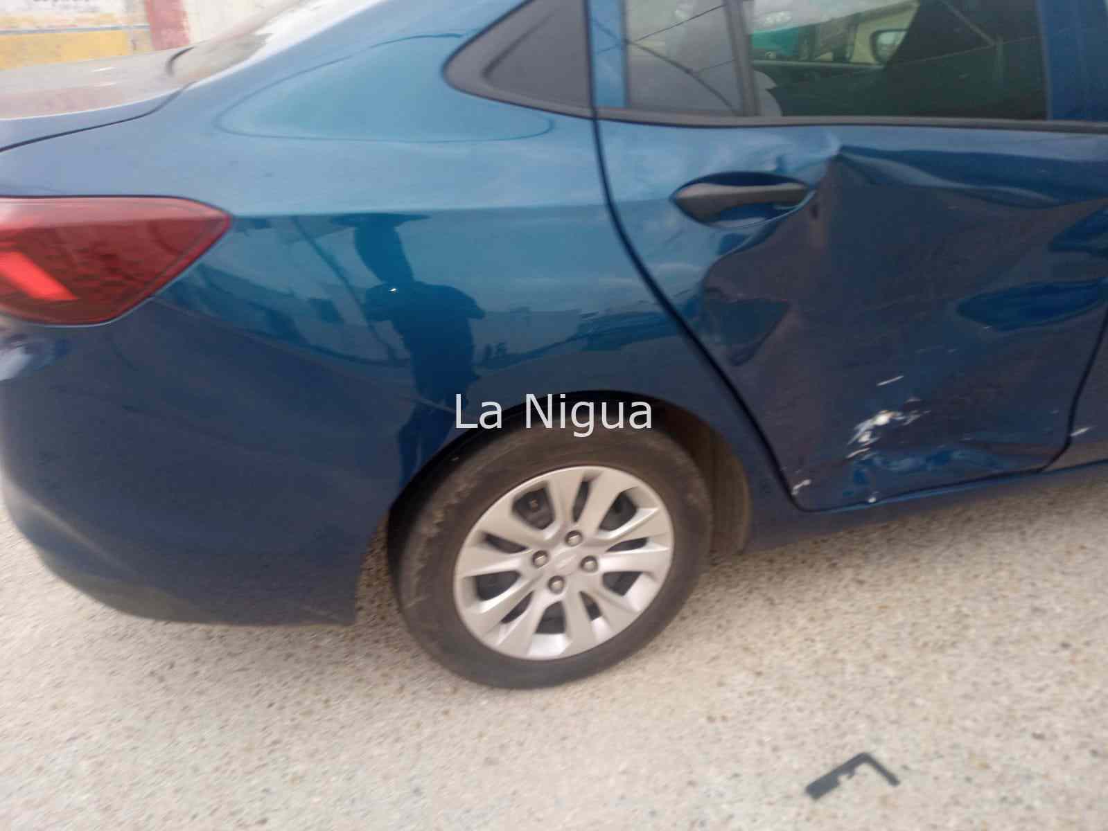 Choque de taxi contra particular, solo daños 2 img 20220323 wa00141711933148779828623