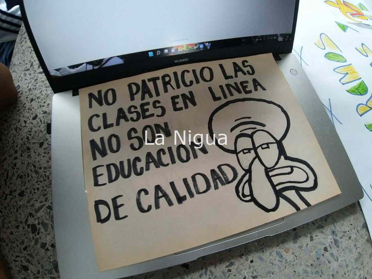 Alumnos de UV exigen clases presenciales 11 img 20220323 wa00253725382723057358791