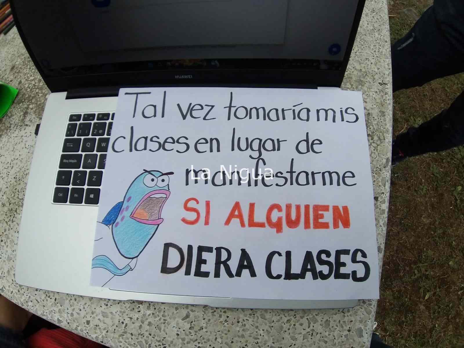 Alumnos de UV exigen clases presenciales 8 img 20220323 wa00286970238865204537696