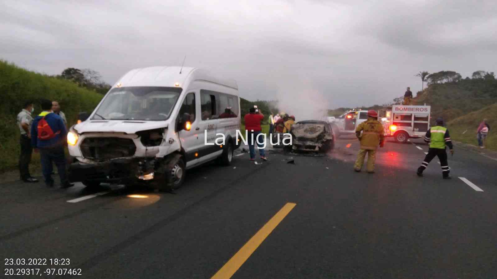 Una intensa movilización de personal y unidades de emergencia en la autopista Totomoxtle a Cardel 3 img 20220324 wa0030435264087054750420